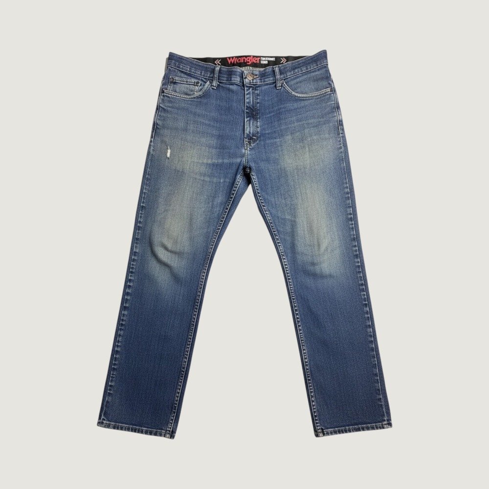 Wrangler Jeans Mens 34x30 Performance Series 1096CHWBN Blue Straight Stretch
